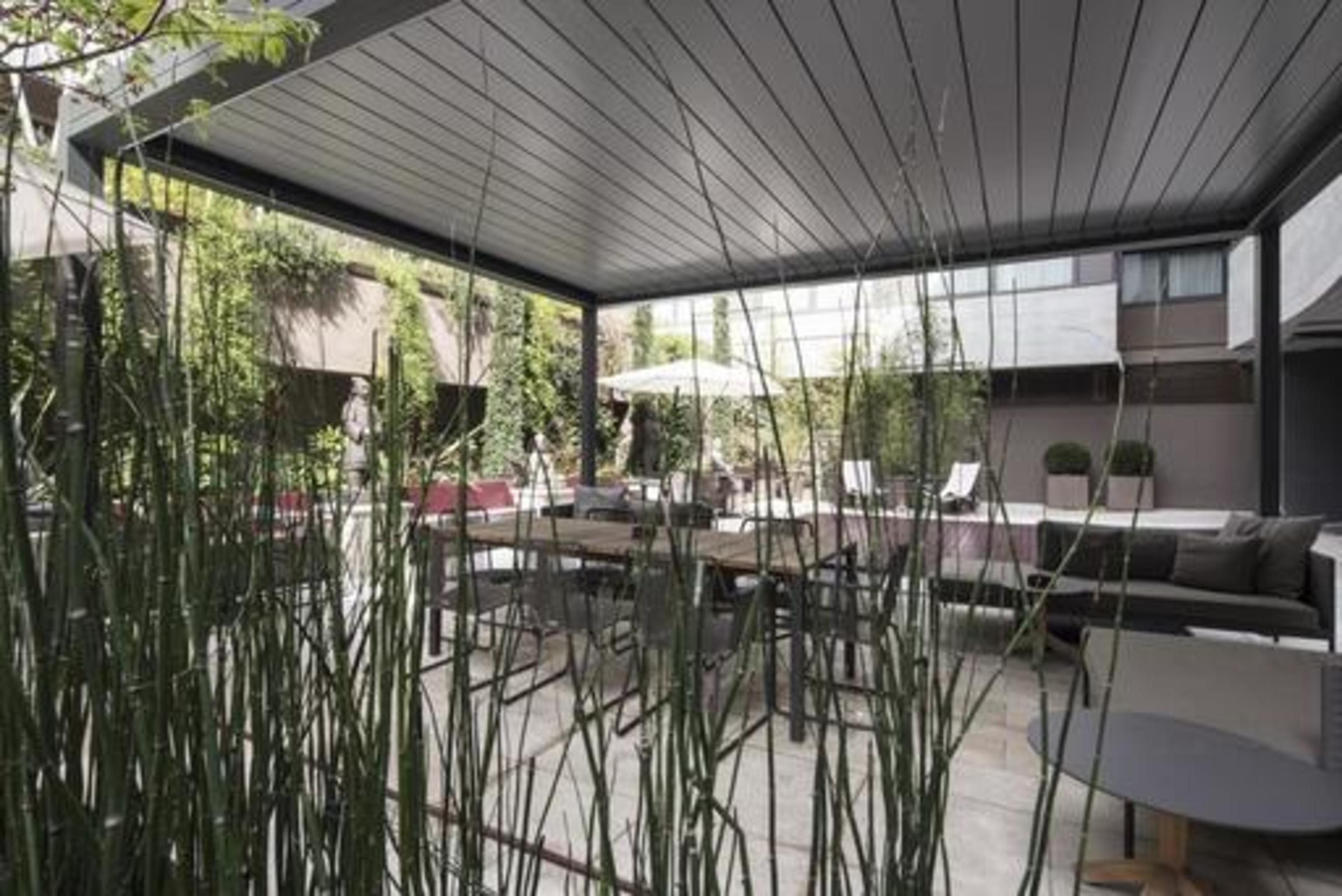 Fifty House Cellini Hotel Milan Exterior photo The interior of the restaurant